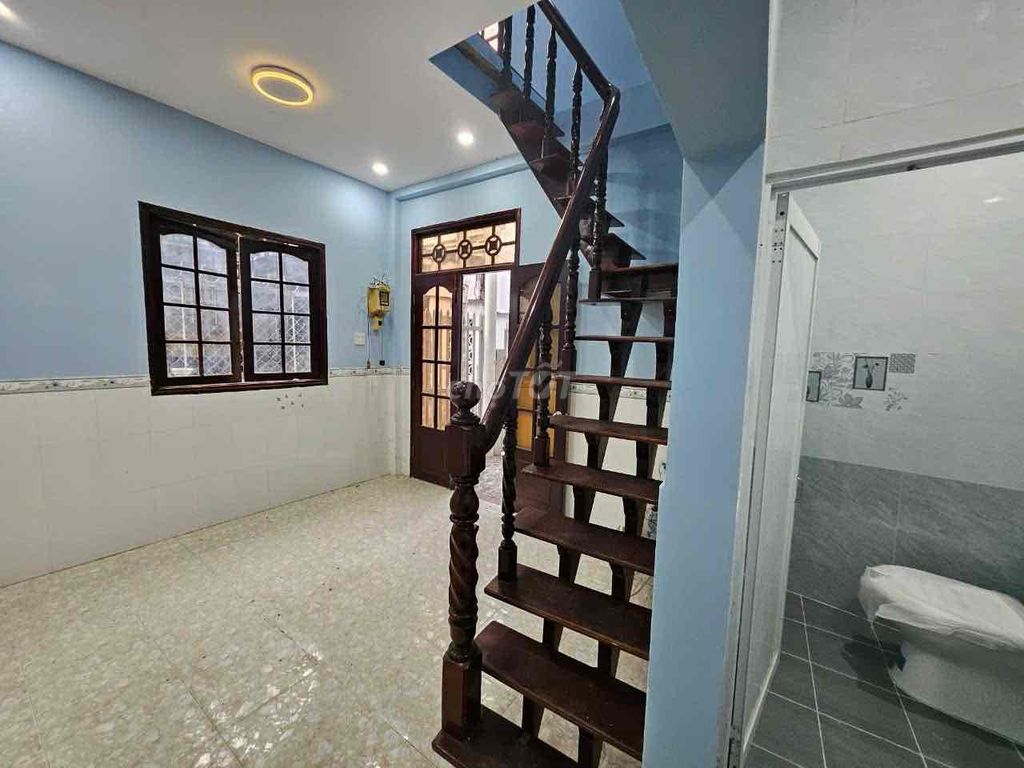 Nhà Lầu Mới Tuyệt Đẹp - Hẻm 50 Quang Trung