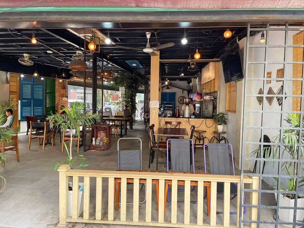 Sang Quán Cafe Căn Góc 2 Mặt Tiền Khu Sân Bay Tân Bình