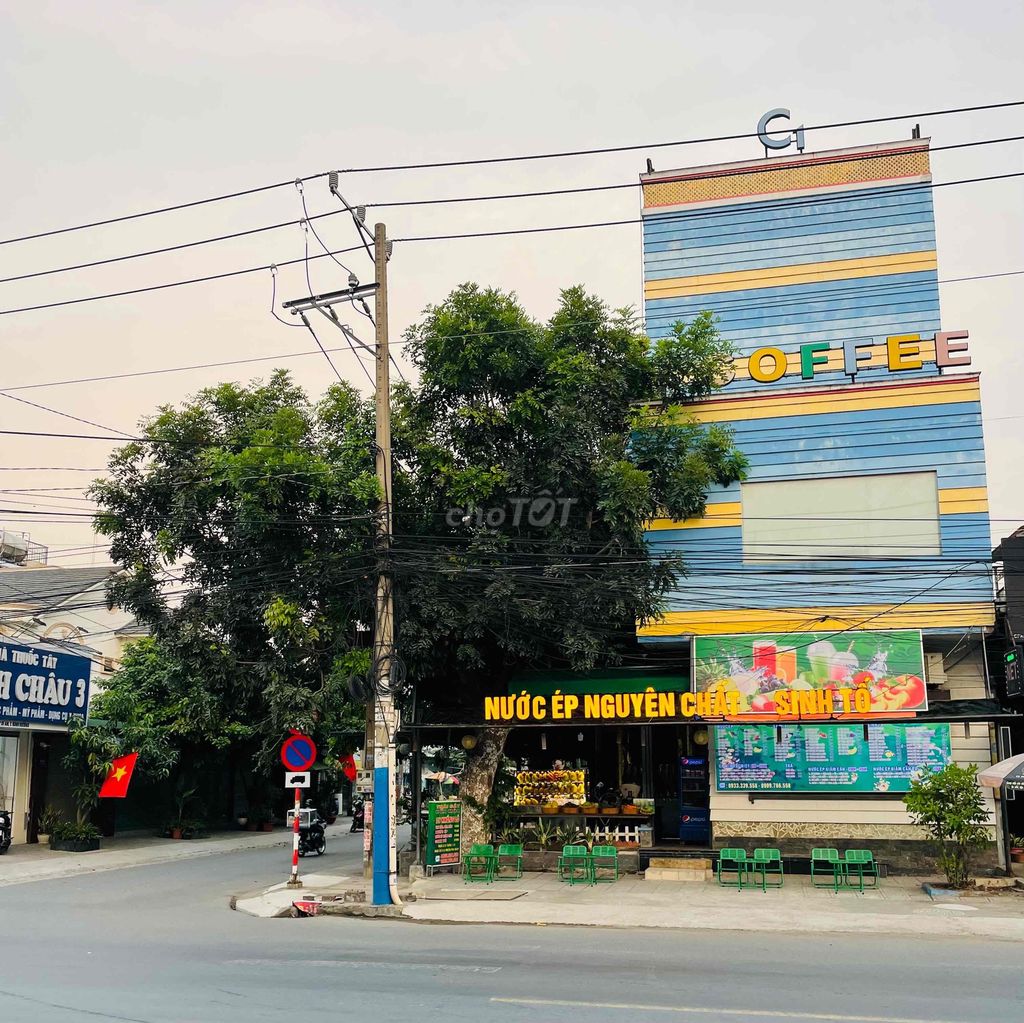 Selling Double-Fronted Building 280M2