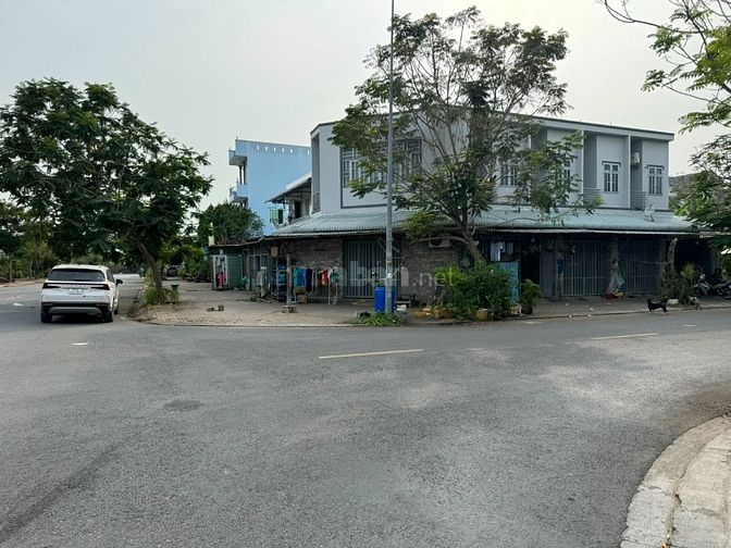 Bán Nhà Nhà Hai Mặt Tiền Đường 20M Gần Kdc Long Hậu Nam Sài Gòn