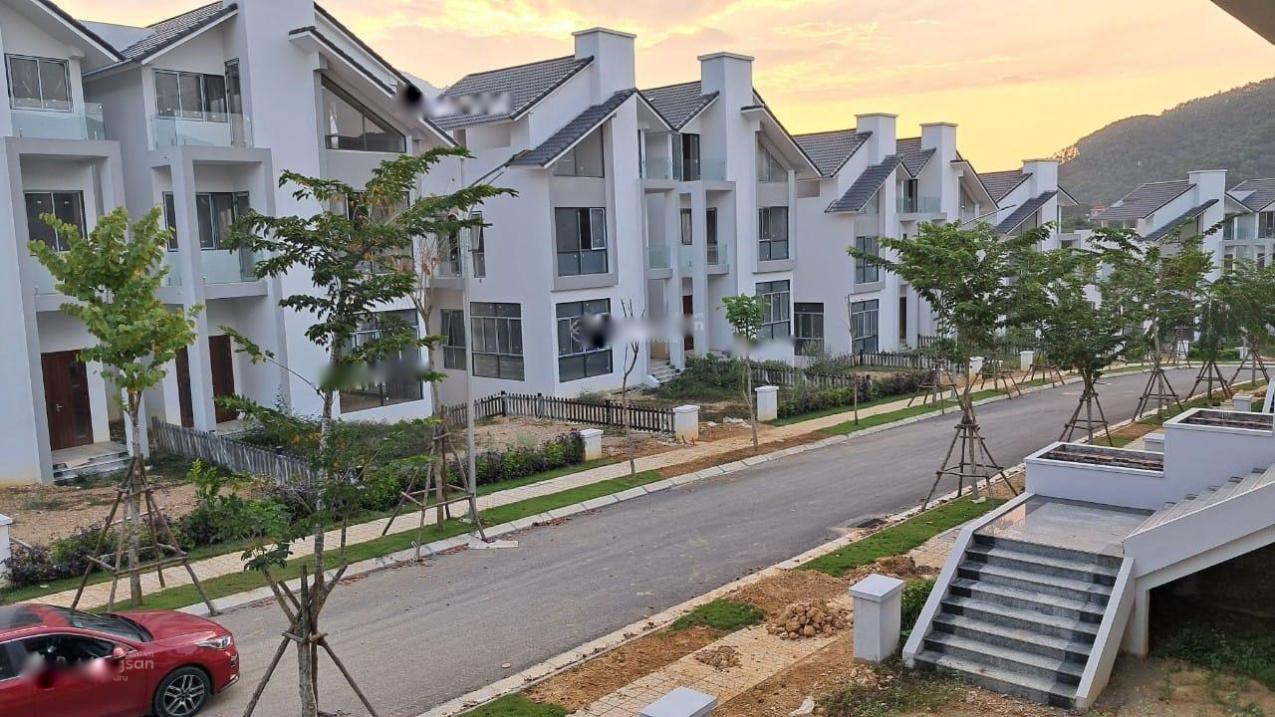 Bán Nhanh Căn Biệt Thự Xanh Villas Resort, 3 Tầng, 288 M2, Giá 11.5 Tỷ Tại Thạch Thất - Hà Nội
