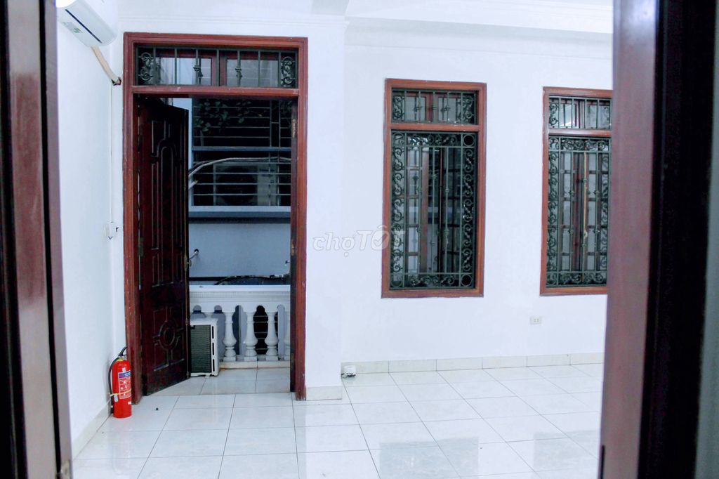 Văn Phòng Cho Thuê Giá Rẻ Phố Trần Quốc Hoàn, Quận Cầu Giấy