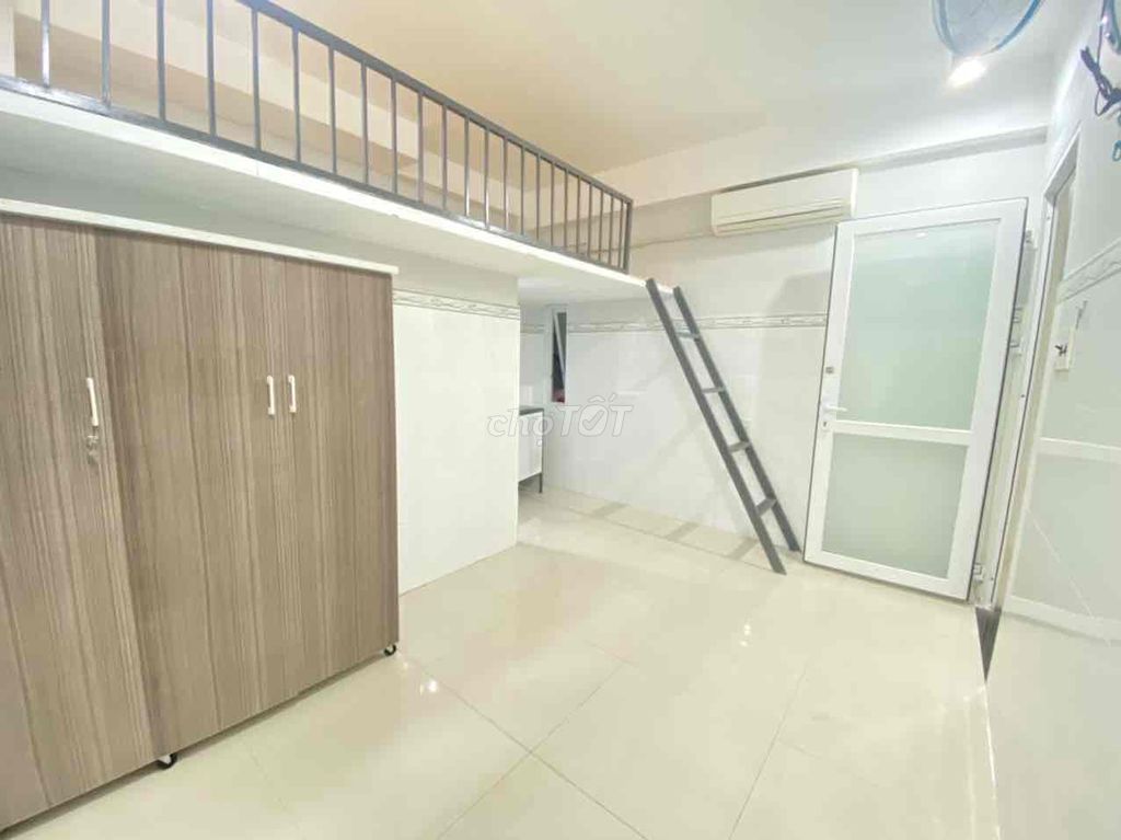 Trống Lại 1 Phòng Duplex Ngay Quang Trung