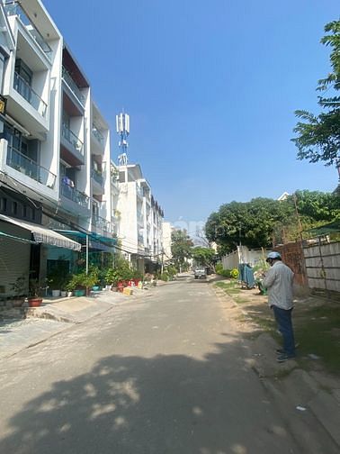 Cần Bán Gấp Nhà Phố Đường 16M – Tt Phú Xuân–Giảm Mạnh Còn 5 Tỷ 600
