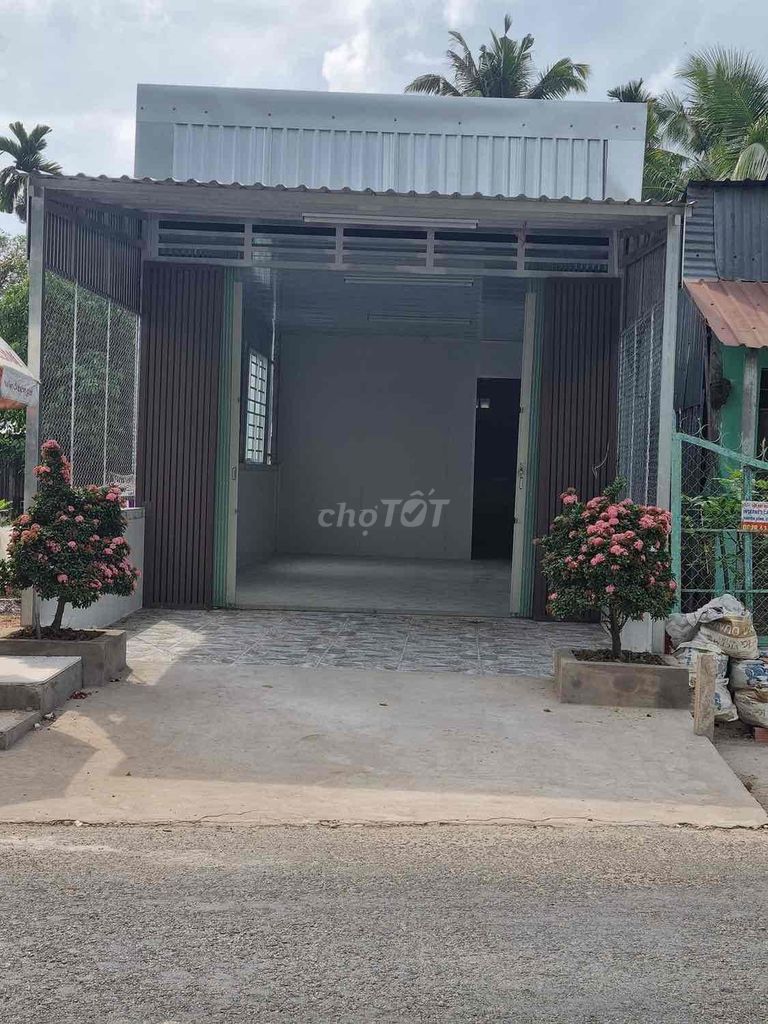 Nhà Mặt Tiền Nguyễn Chí Thanh Cách Kcn Trà Nóc 2Km