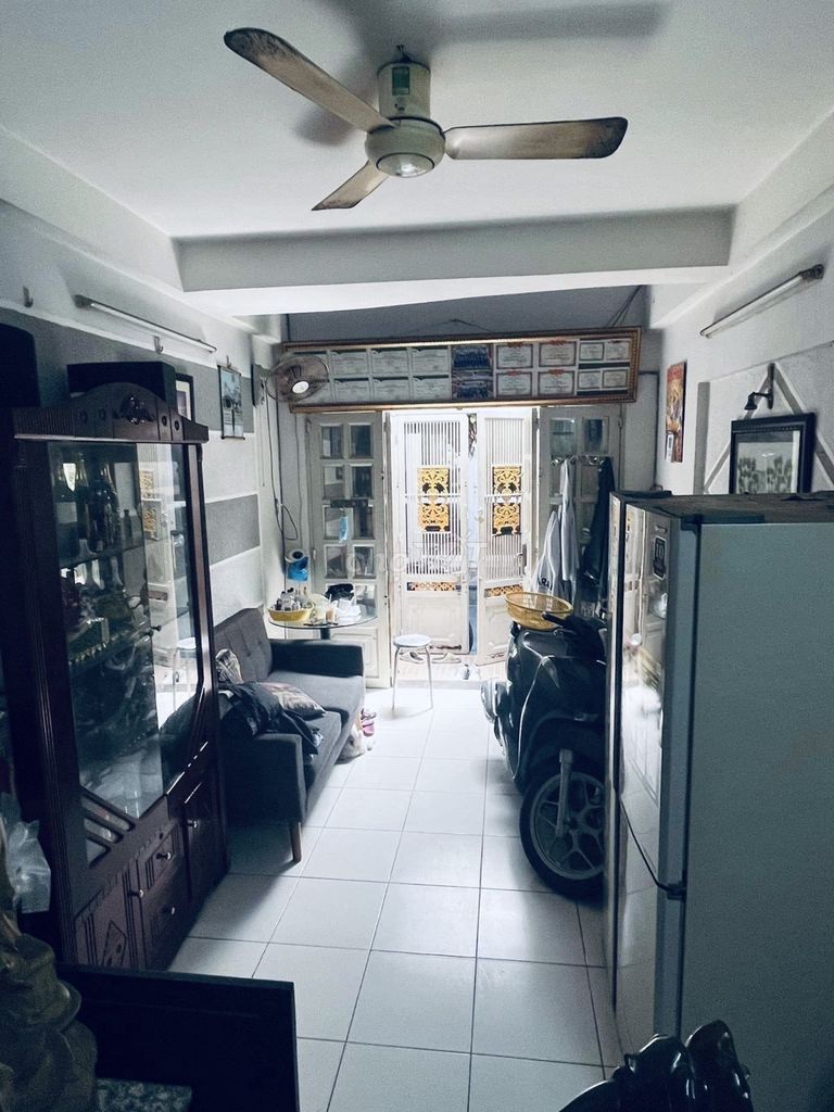 Nhà Đẹp Nguyễn Tiểu La-5Tầng Xe Hơi Đỗ Cửa-Gần Mặt Tiền Hoàn Công Đủ