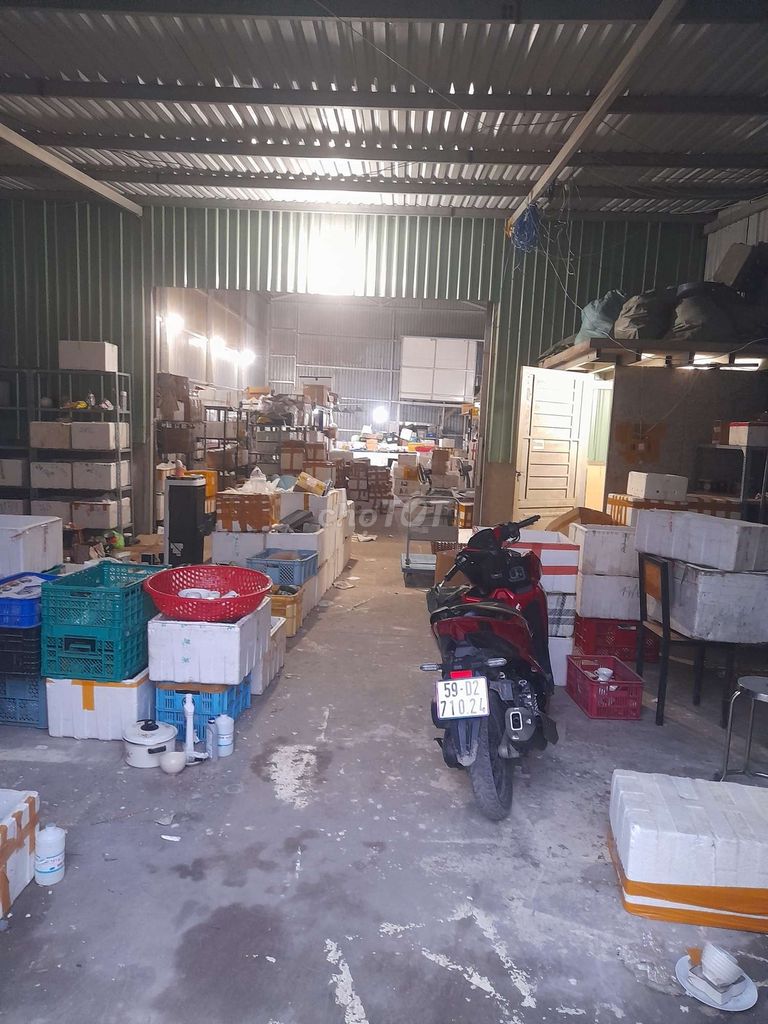 Xưởng 300M2 Container Phường Thạnh Lộc Quận 12 Gần Ngã Tư Ga