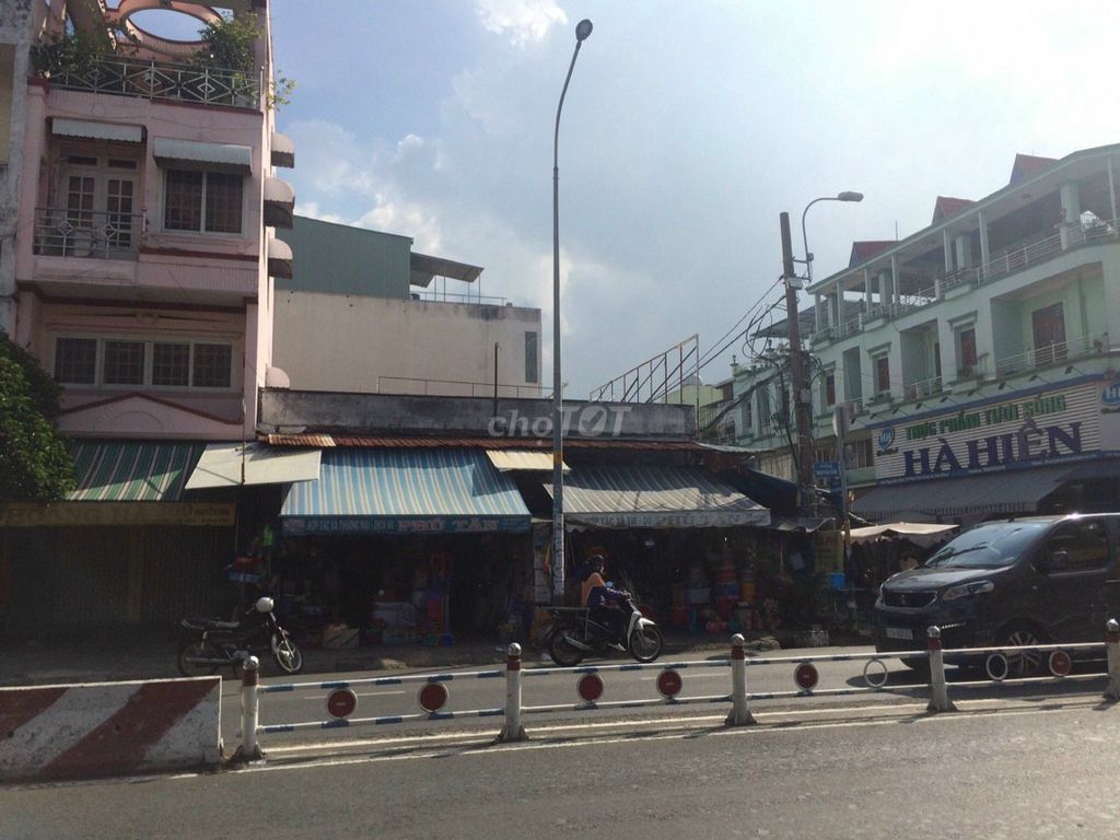 Cực Hiếm Bán Gấp Nhà Mtkd Nguyễn Sơn Ngay Chợ Giá 9.5 Tỷ