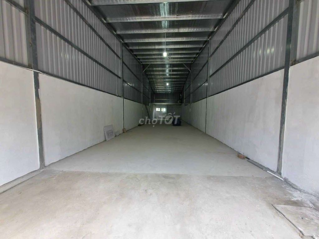Xưởng 130M2 Xe Container Cách Ql1A 100M P.an Phú Đông Quận 12