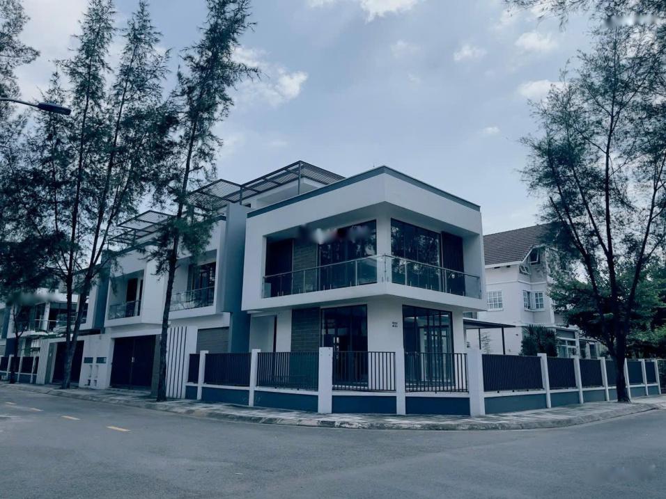 Bán Nhà Biệt Thự Liền Lề Khu Đô Thị Đông Tăng Long, Giá 33.5 Tỷ Tại Quận 9 - Tp Hồ Chí Minh