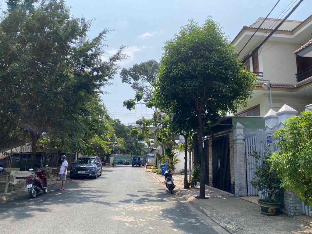 Cần Cho Thuê Biệt Thự Đường Nguyễn Văn Bá 7.5X20 Giá 22Tr/ Tháng