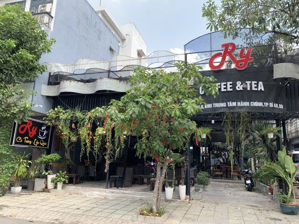 Bình Dương, Quán Cafe S/Vườn 300 M2 Sang Bao Rẻ Giá Hời Chỉ 98 Tr ( 10M X 30M ), Kiếm Đâu Ra Tel : 0989774975 ( Chính Chủ )