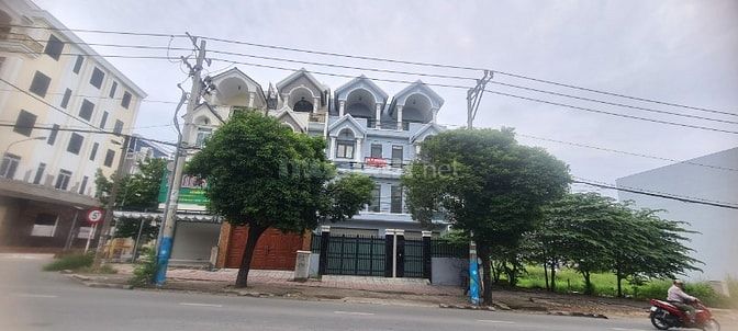 Cho Thuê Nhà Mt Đt743A Khu Nhà Nở Thương Mại Hồng Thịnh, Thuận An, Bd.
