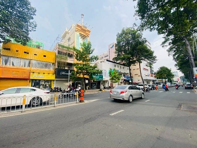 Cho Thuê Nhà Mặt Tiền Nguyễn Thị Minh Khai Quận 1 - 243M2 - Giá 90Tr