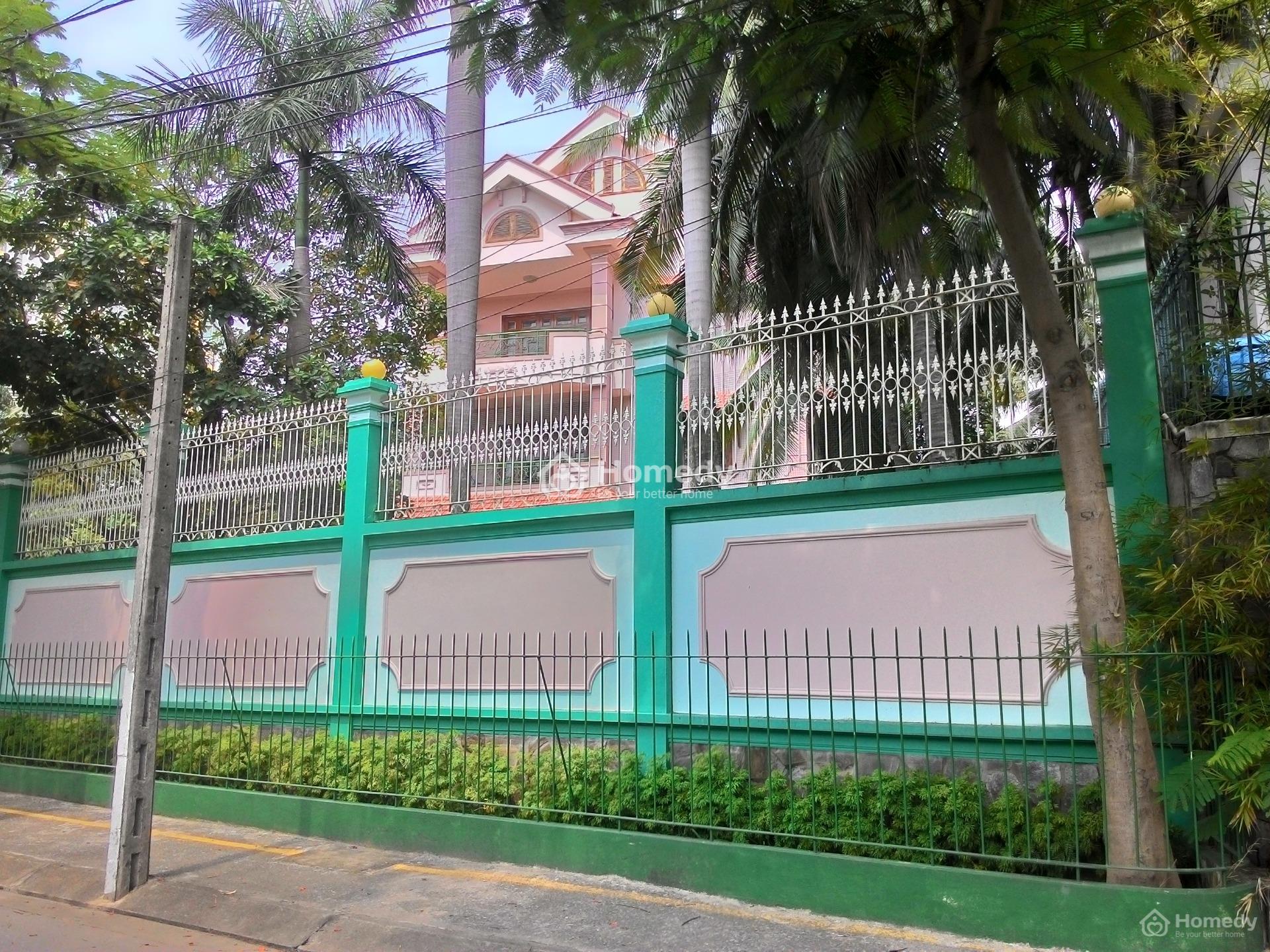 Cho Thuê Biệt Thự Mặt Tiền Gần Phạm Văn Đồng ,1600M2