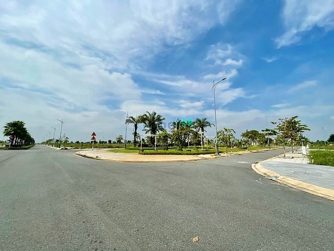 Giỏ Hàng Biên Hòa New City 100M2 Có Sổ Đỏ, Vị Trí Đẹp Trong Sân Golf