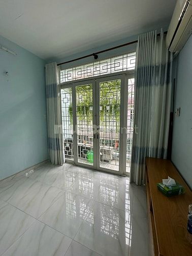 Nhà Thuê Nguyên Căn 3 Tầng Sân Thượng 1185 Lê Văn Lương Hẽm Xe Hơi