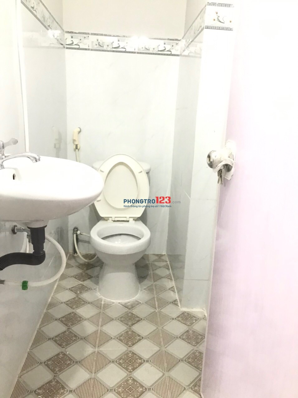 Cho Thuê Phòng Đầy Đủ Tiện Nghi 45M2 Ngay Trung Tâm Q4