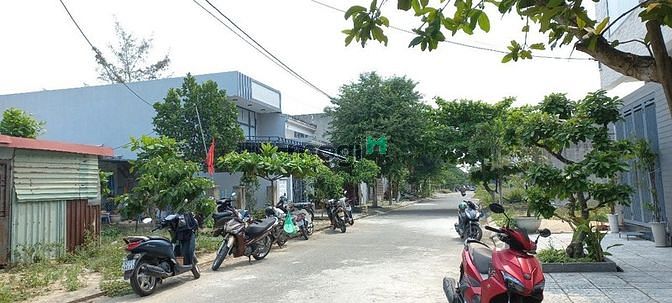 Bán Lô Đất Kề Góc Đường Nguyễn Duy Cung, Đông Trà - 2,2 Tỷ