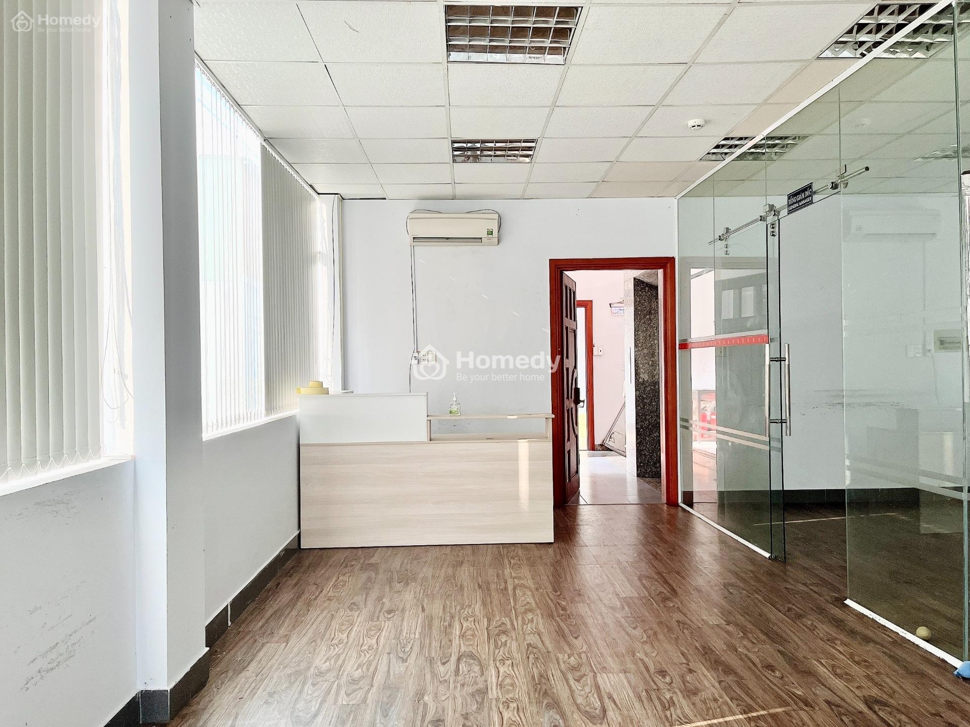 Sàn 95M2, Có Phòng Kính, Pantry, Phòng Họp Riêng Ngay Trung Tâm Q1