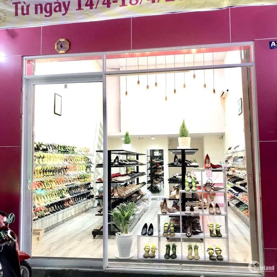 Cần Sang Shop Giày Dép Mặt Tiền Cách Mạng Tháng 8