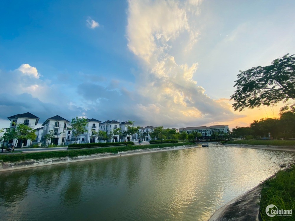 Biệt Thự Ven Hồ Phong Cách Châu Âu Trong Kđt Singapore. Hotline: 090.651.9494