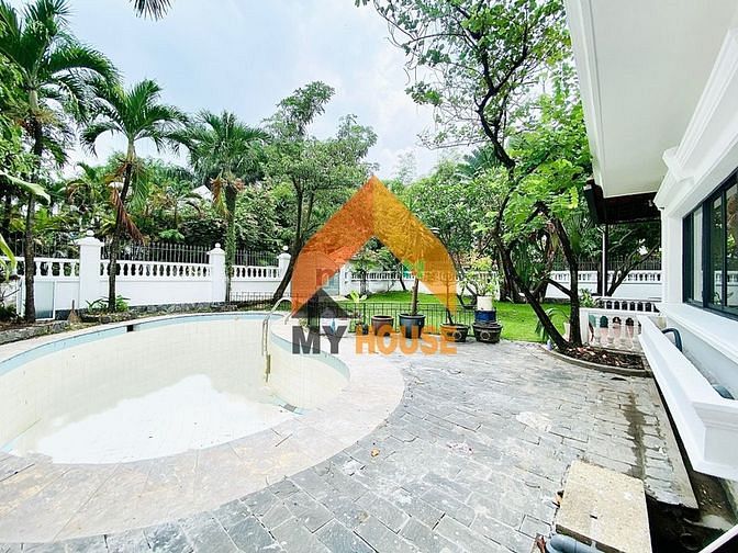 Villa Thảo Điền Sân Rộng Hơn Nhà Cực Mát Yêu Quá Đi Việt Nam Ơi**