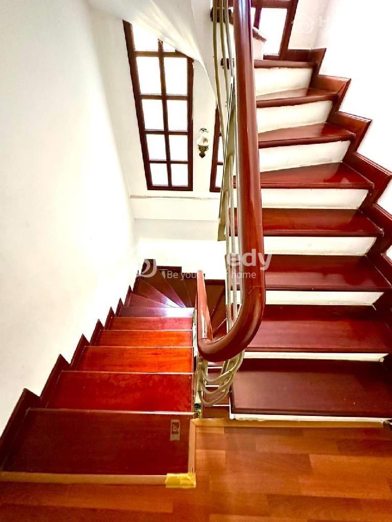 Chính Chủ Gửi Bán Nhà Dương Quảng Hàm 60M2 5 Tầng - Lô Góc - Ngõ Ô Tô - Khu Dân Trí Cao. Nhỉnh 9 Tỷ