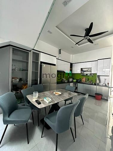 Bán Nhà 3 Lầu Hẻm Nguyễn Duy Trinh, Gần Ubnd Long Trường,Q9 - Dt: 94M2