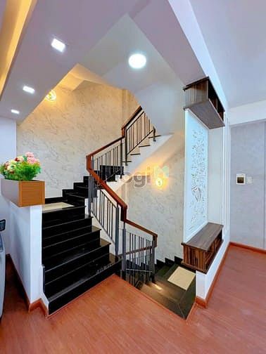 Cực Hot Căn Nhà Siêu Rẻ Đ.trương Định,P6,Q3,75M2, 2Tỷ550,Sổ Hồng Riêng