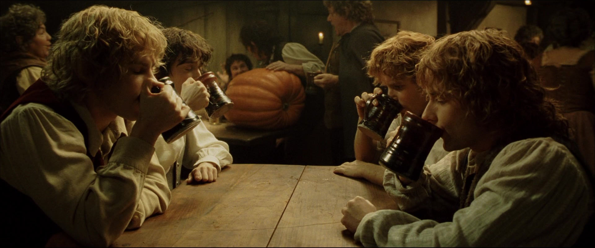 Фродо и Сэм в баре