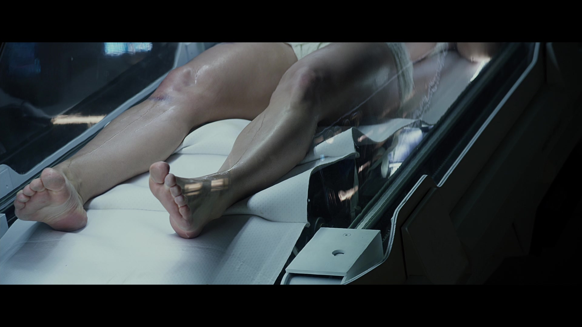 Noomi rapace feet