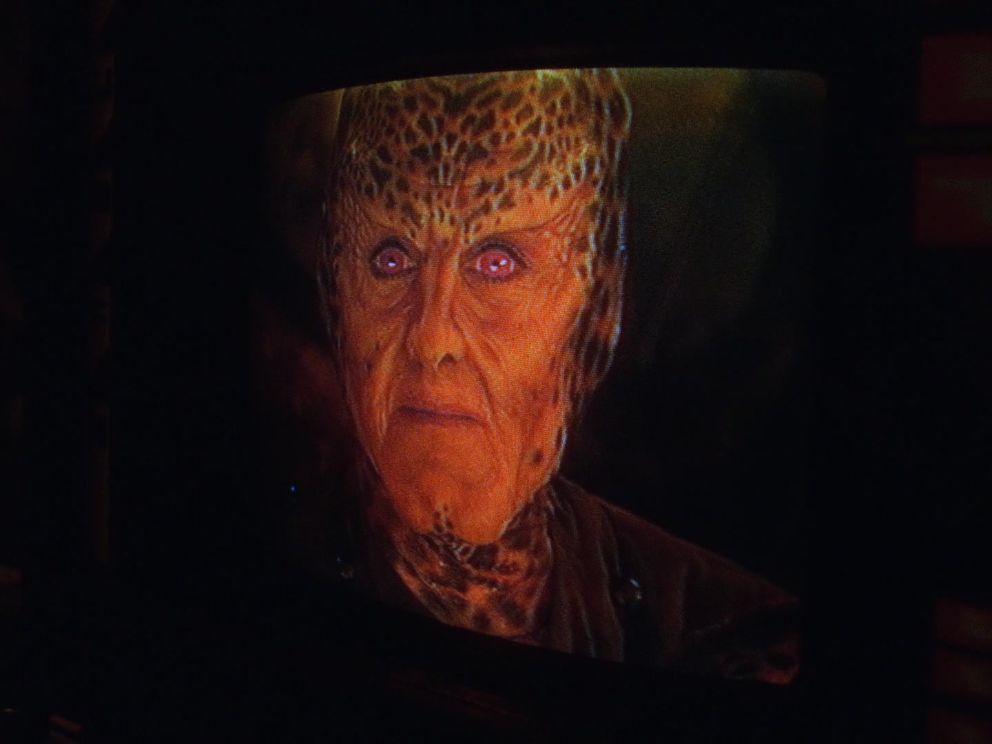 [ cap-that.com ] Babylon 5 221 Comes the Inquisitor > screencap archive