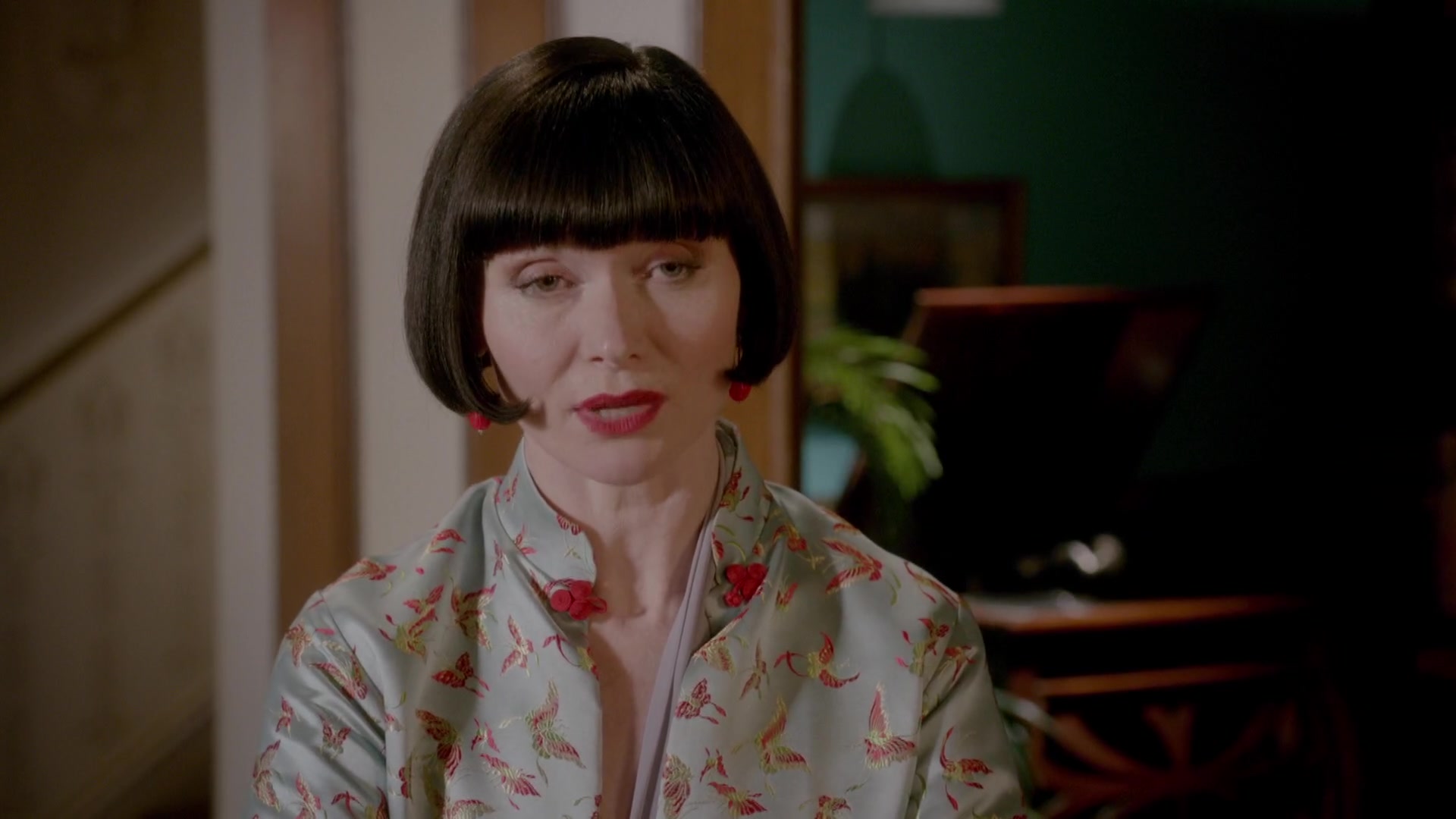 [ cap-that.com ] Miss Fisher's Murder Mysteries 301 Death Defying Feats ...