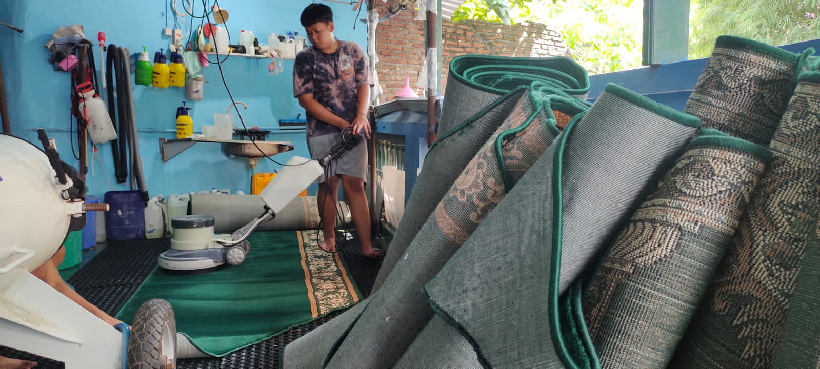 cuci karpet mijen - cuci karpet masjid by diracare