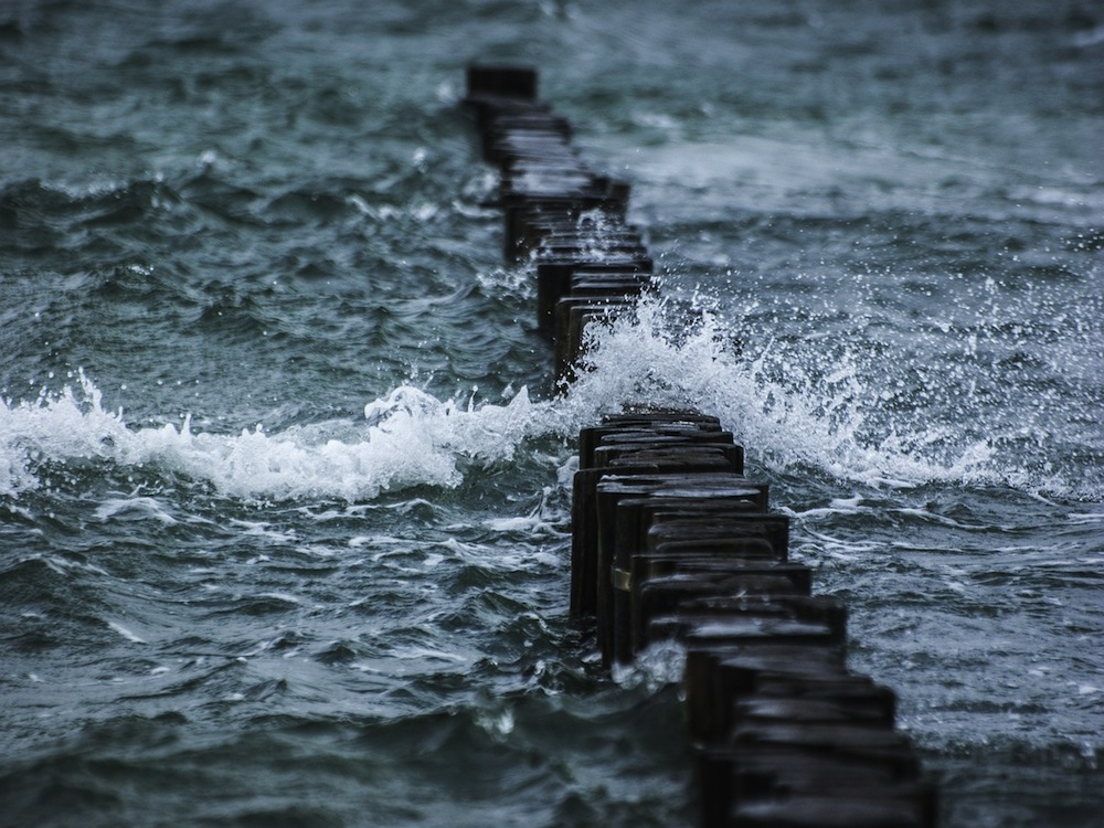 How does a breakwater work? Padeye