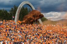 Los fans holandeses llenan las gradas de naranja