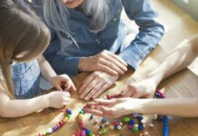 29582887-when-grandma-takes-care-of-the-grandchildren-it-is-brazen-if-she-want-money-for-3ufe-1 Wenn Oma auf die Enkel aufpasst: Ist es dreist, wenn Sie dafür Geld möchte?