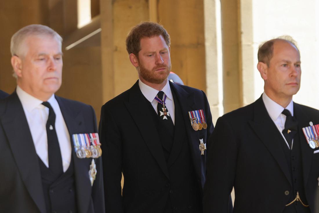 Im April 2021 nahmen Prinz Harry und Prinz Andrew an der Trauerfeier für Prinz Philip teil.