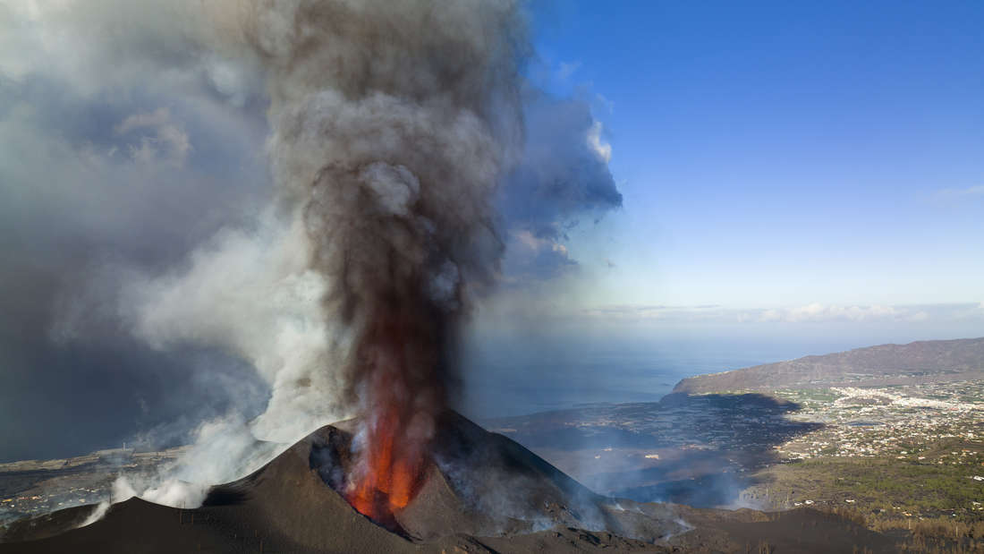 Vulkanausbruch auf La Palma, Aschewolke, Lava, Insel, Spanien
