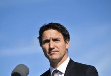 Kanadas Premier Justin Trudeau reagierte betont emotional auf die Todesnachricht.