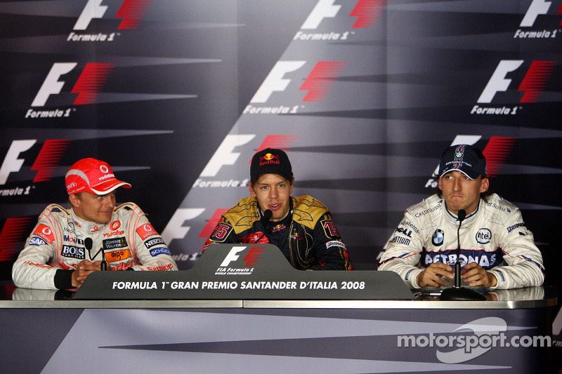 Rueda de prensa: el ganador Sebastian Vettel, el segundo Heikki Kovalainen, el tercero Robert Kubica