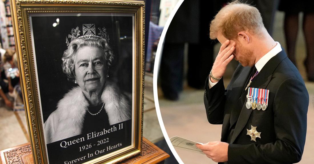 Ein schwarz-weiß Bild der Queen in einem goldenen Rahmen, Harry wischt sich Tränen aus dem Gesicht