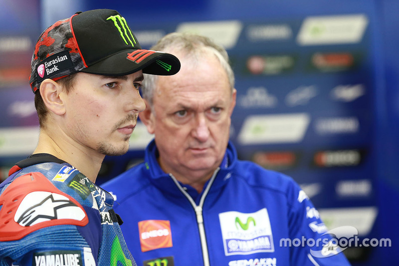 motogp-british-gp-2016-jorge-lorenzo-yamaha-factory-racing-and-ramo-forcada Jorge Lorenzo, Yamaha Factory Racing y Ramón Forcada