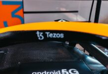 McLaren y sus paneles digitales de cambio de patrocinadores