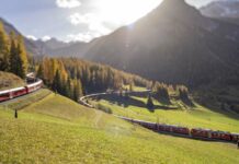 Alles eins: Der Rekordzug, der sich am Samstag durch Graubünden schlängelte, war knapp zwei Kilometer lang. Yanik Buerkli/KEYSTONE/dpa