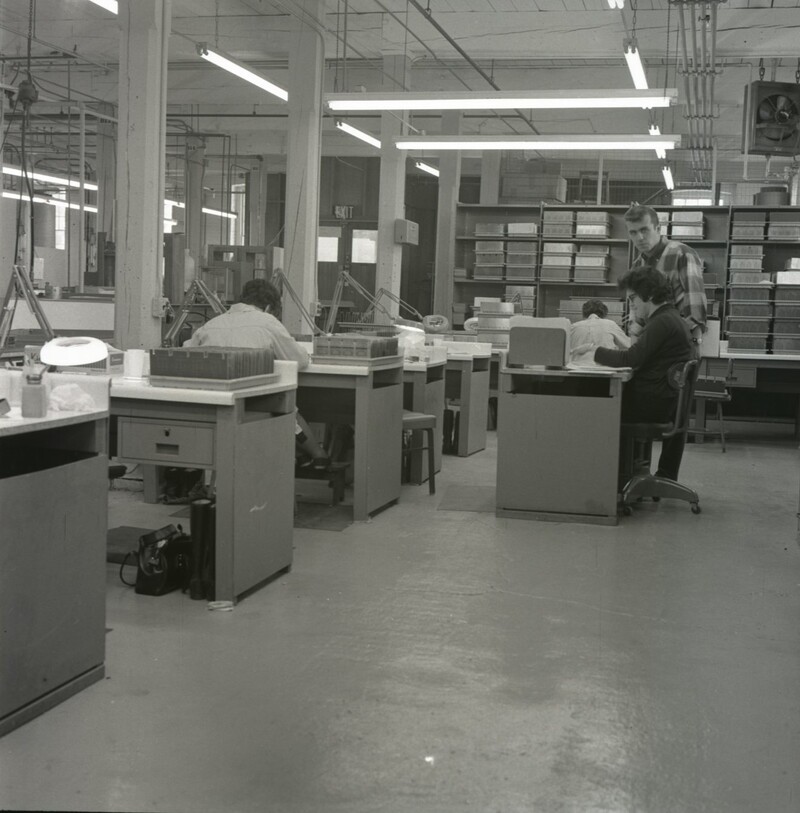 Silk screen department - Image 3