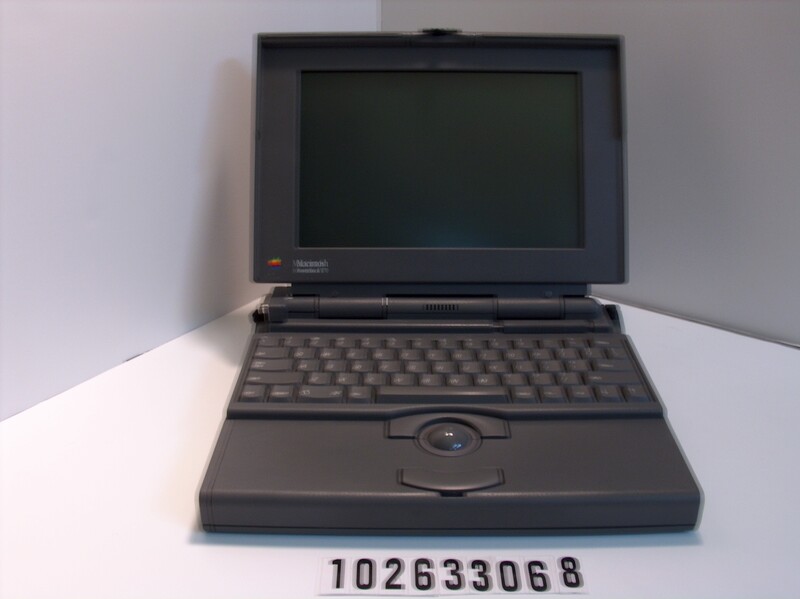 Macintosh PowerBook 170 - Image 2