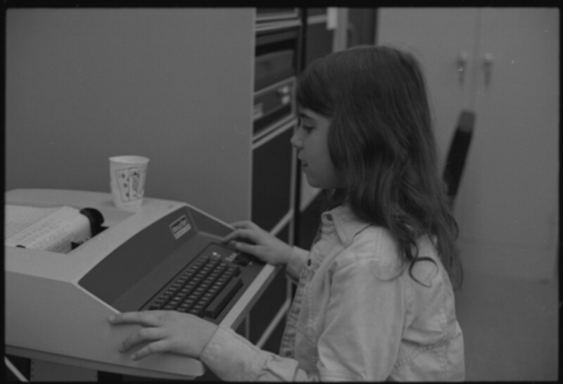 Children working on VT105 and LA30 - Image 2
