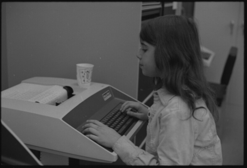 Children working on VT105 and LA30 - Image 3